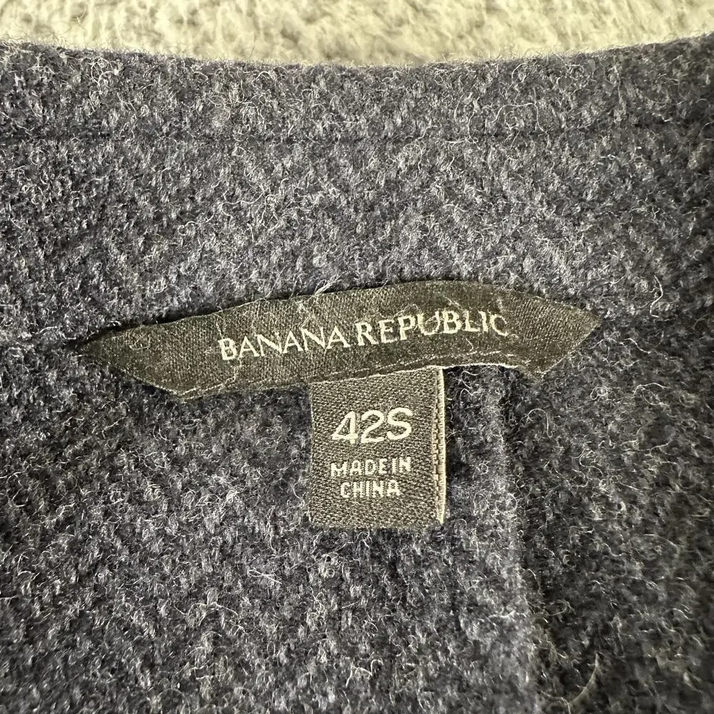 Banana Republic wrap exclusively polyester